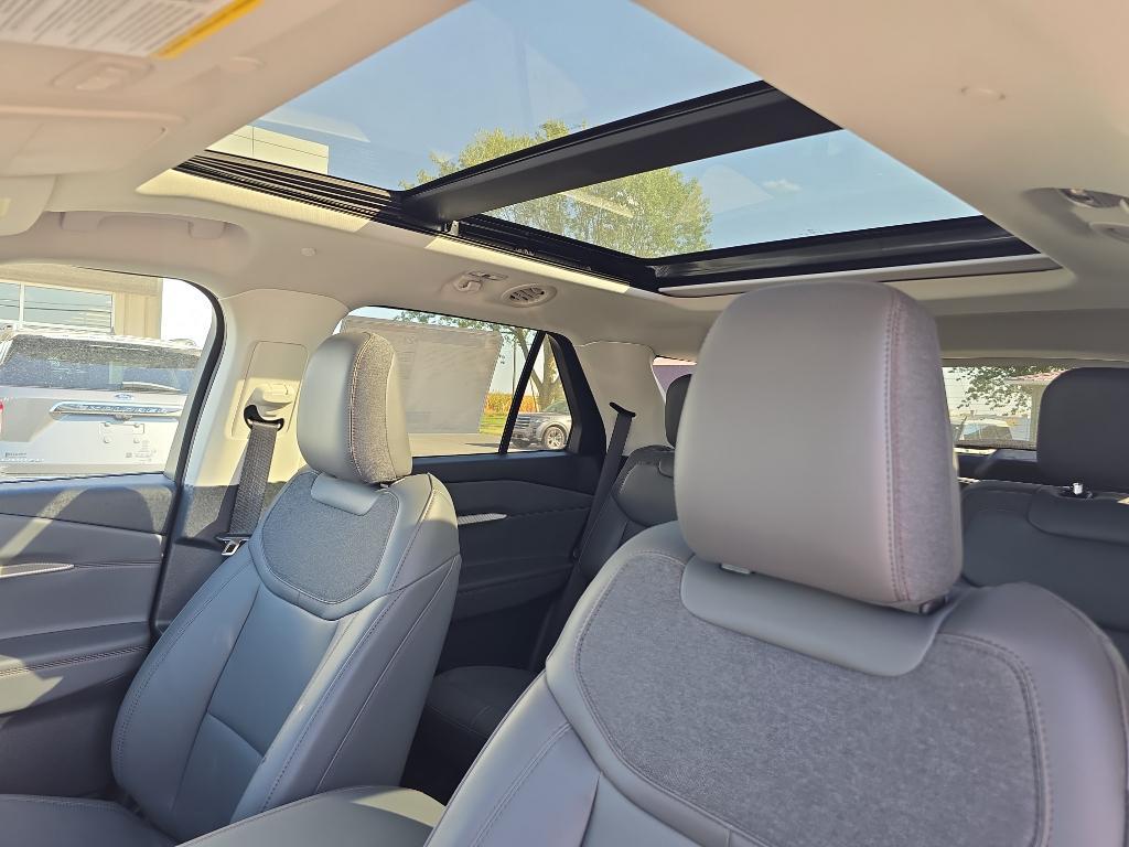 new 2025 Ford Explorer car, priced at $47,995