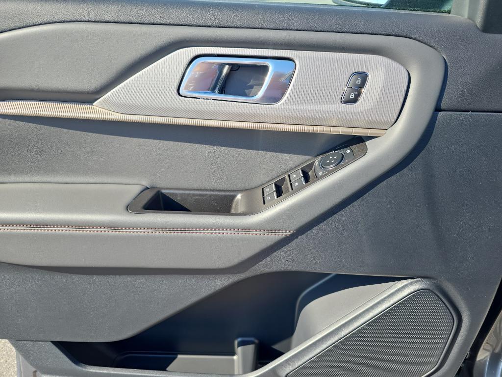 new 2025 Ford Explorer car, priced at $47,995