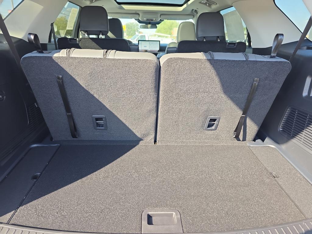 new 2025 Ford Explorer car, priced at $47,995