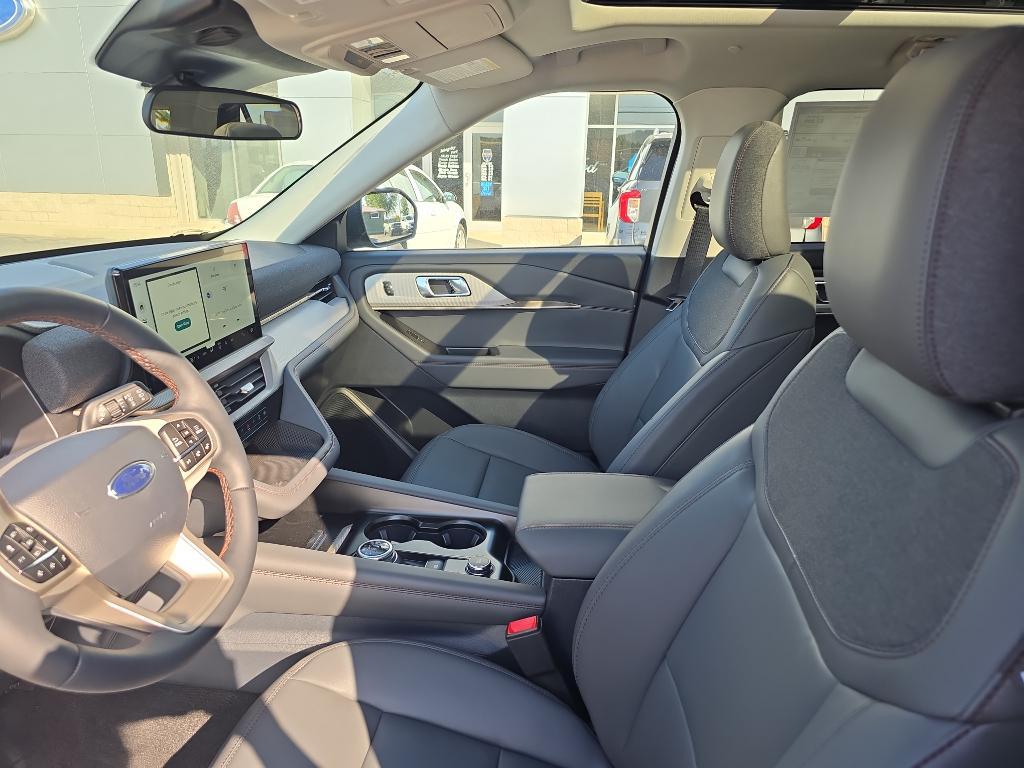 new 2025 Ford Explorer car, priced at $47,995