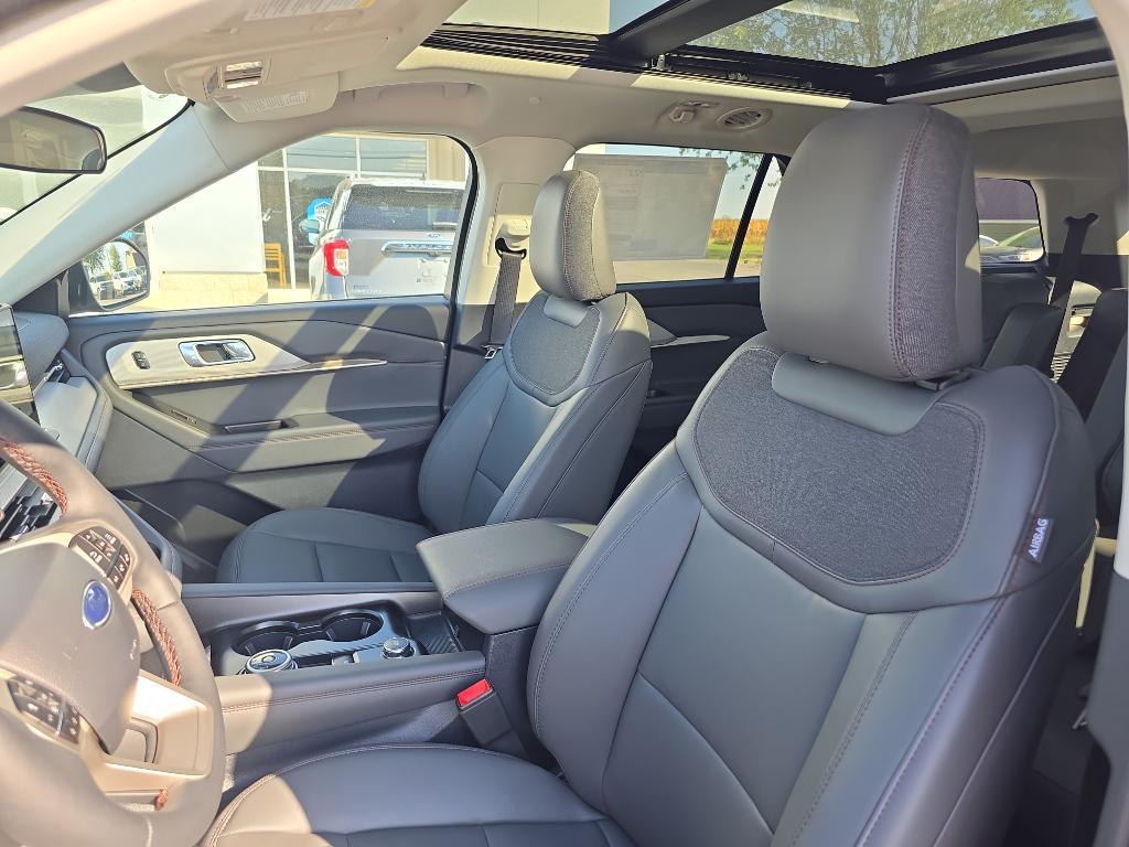 new 2025 Ford Explorer car, priced at $47,995