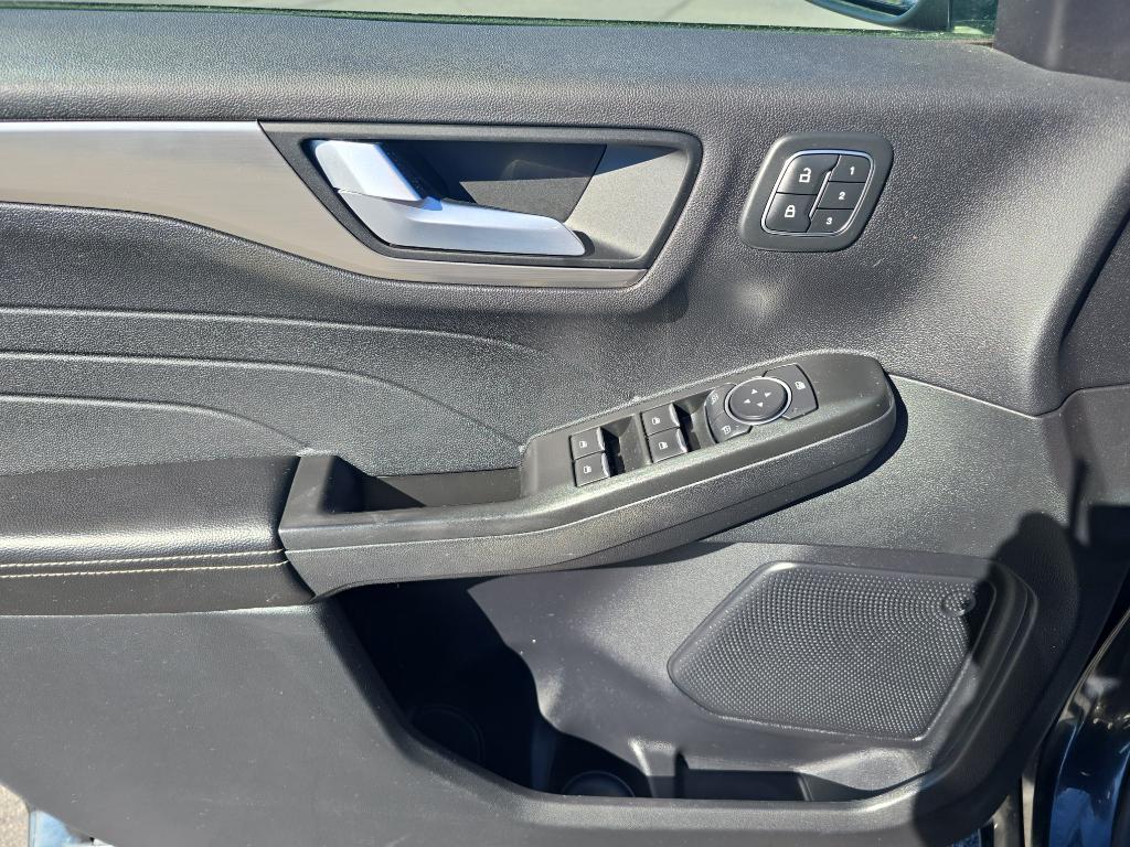 used 2022 Ford Escape car, priced at $20,995