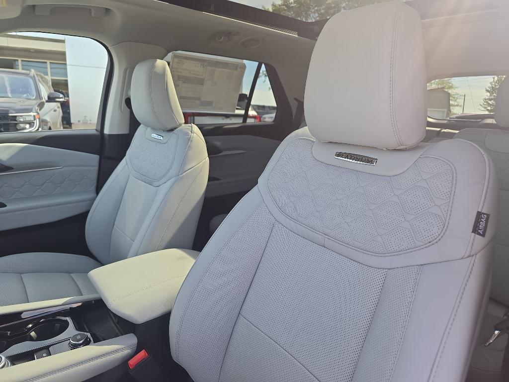 new 2025 Ford Explorer car, priced at $59,995