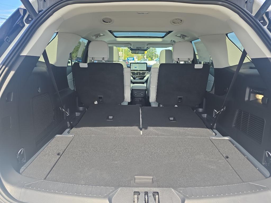 new 2025 Ford Explorer car, priced at $59,995