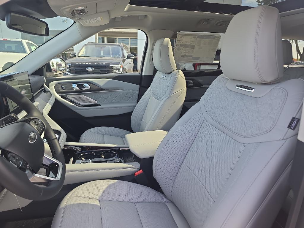 new 2025 Ford Explorer car, priced at $59,995