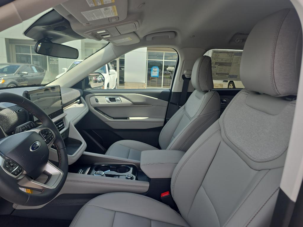 new 2025 Ford Explorer car, priced at $46,995