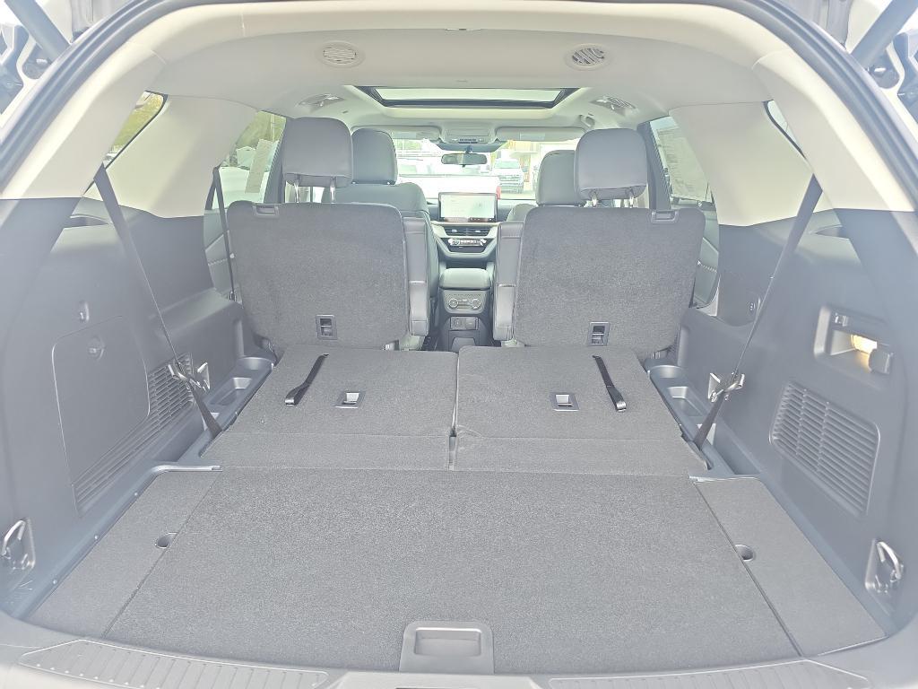 new 2025 Ford Explorer car, priced at $48,995