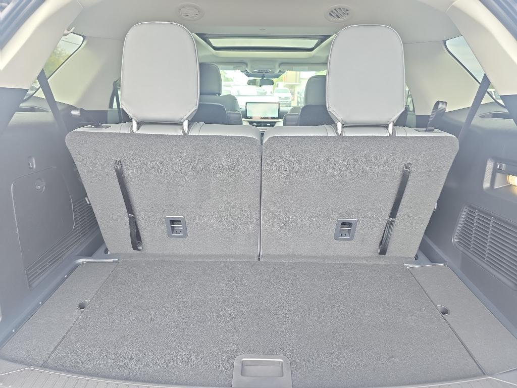 new 2025 Ford Explorer car, priced at $48,995