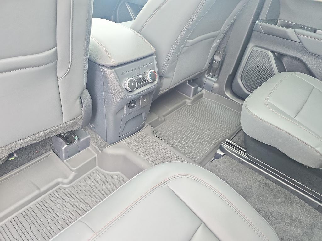 new 2025 Ford Explorer car, priced at $48,995