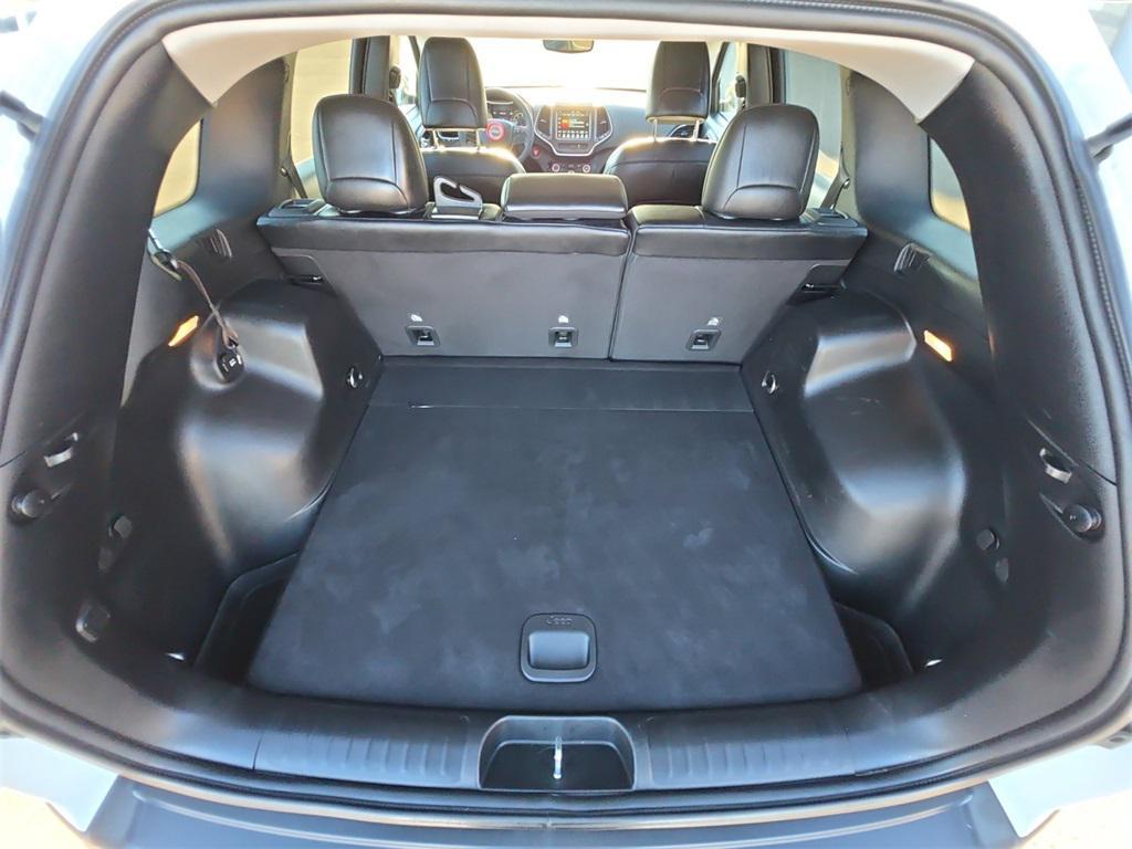 used 2022 Jeep Cherokee car, priced at $23,995