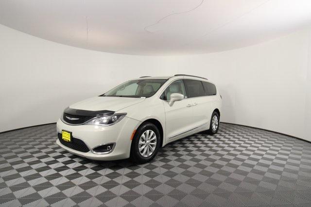 used 2017 Chrysler Pacifica car, priced at $13,495