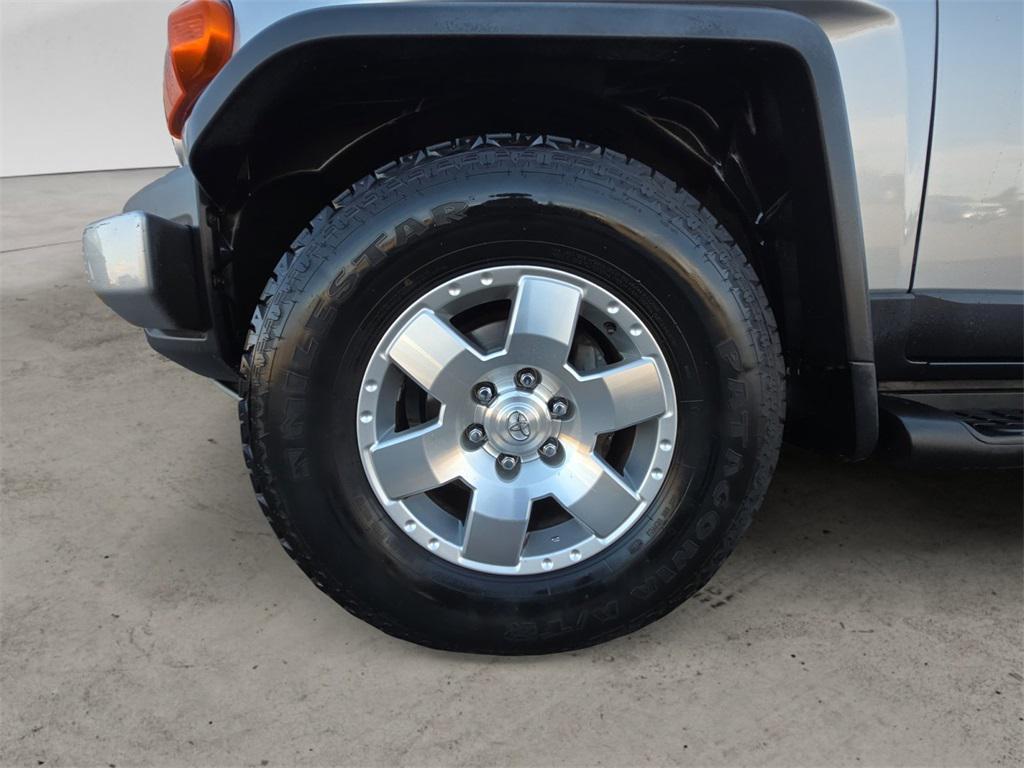 used 2007 Toyota FJ Cruiser car, priced at $17,990