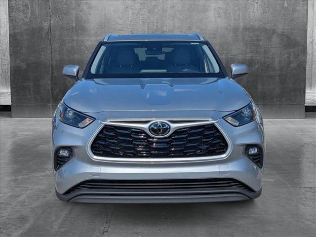 used 2022 Toyota Highlander car, priced at $35,631