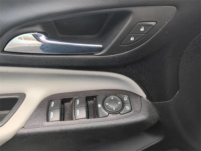 used 2021 Chevrolet Equinox car, priced at $17,373