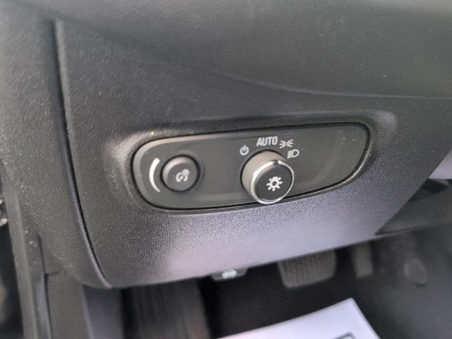 used 2021 Chevrolet Equinox car, priced at $17,214
