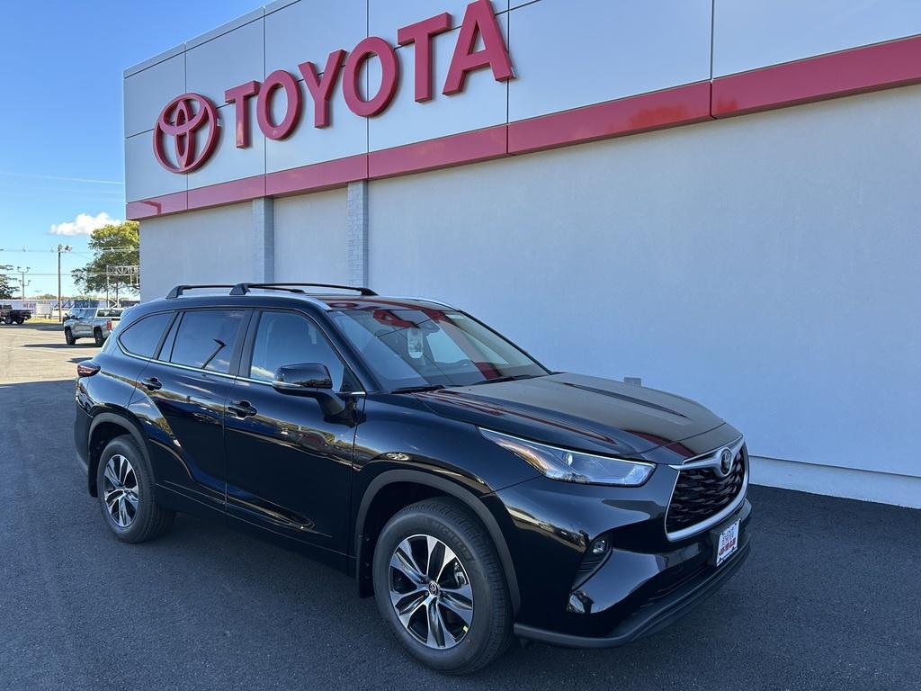 new 2026 Toyota Highlander car, priced at $47,962