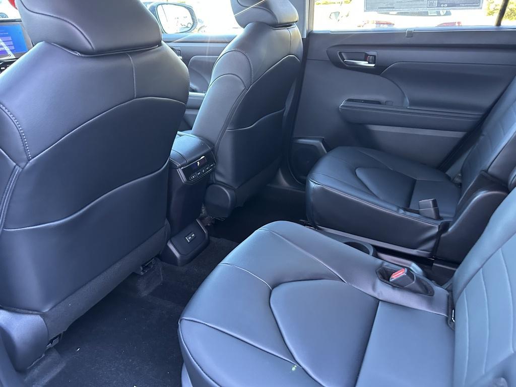 new 2026 Toyota Highlander car, priced at $47,962