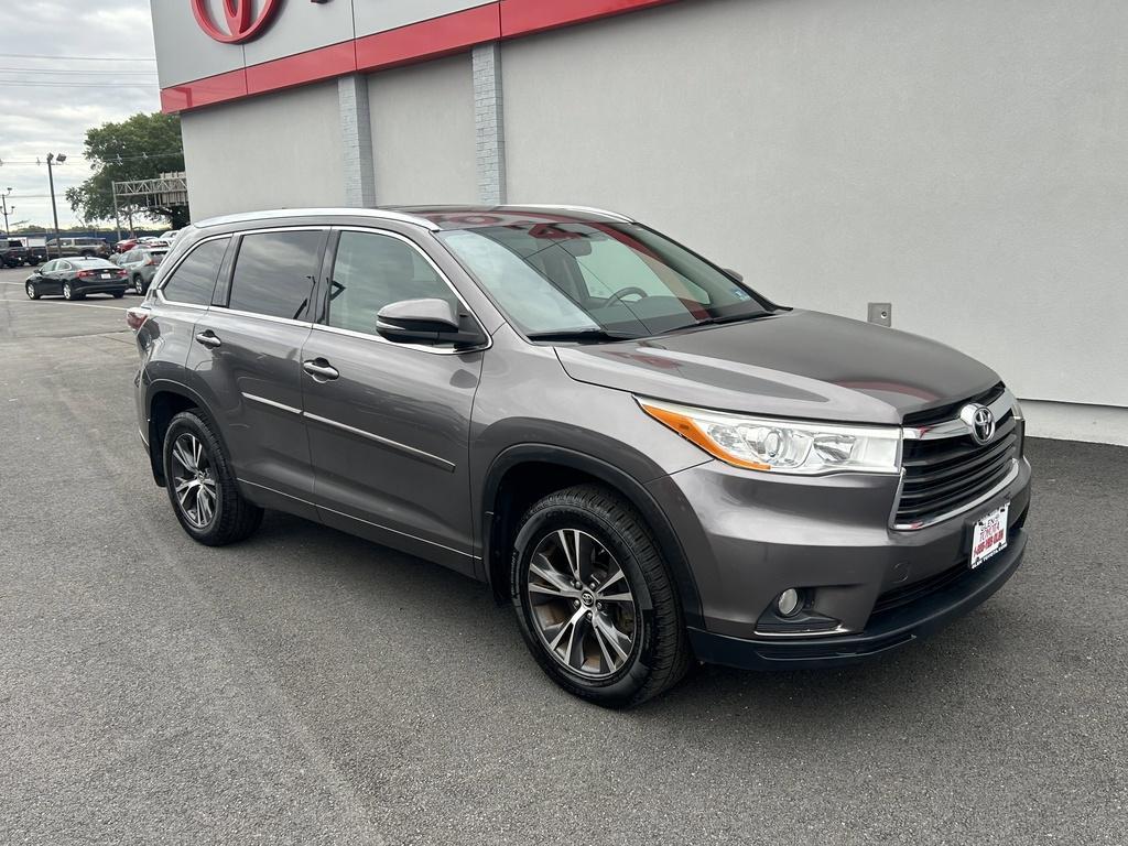 used 2016 Toyota Highlander car, priced at $16,500