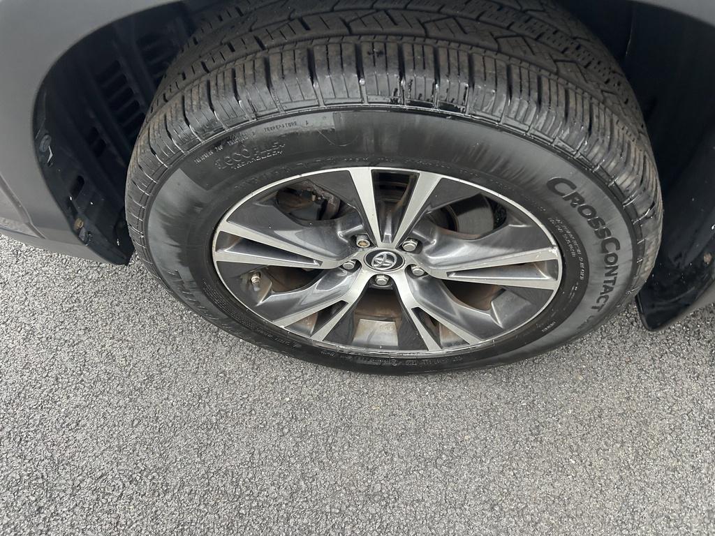 used 2016 Toyota Highlander car, priced at $16,500