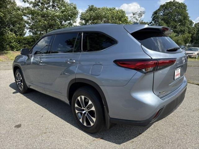 used 2021 Toyota Highlander car, priced at $37,527
