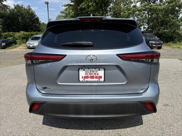 used 2021 Toyota Highlander car, priced at $37,527