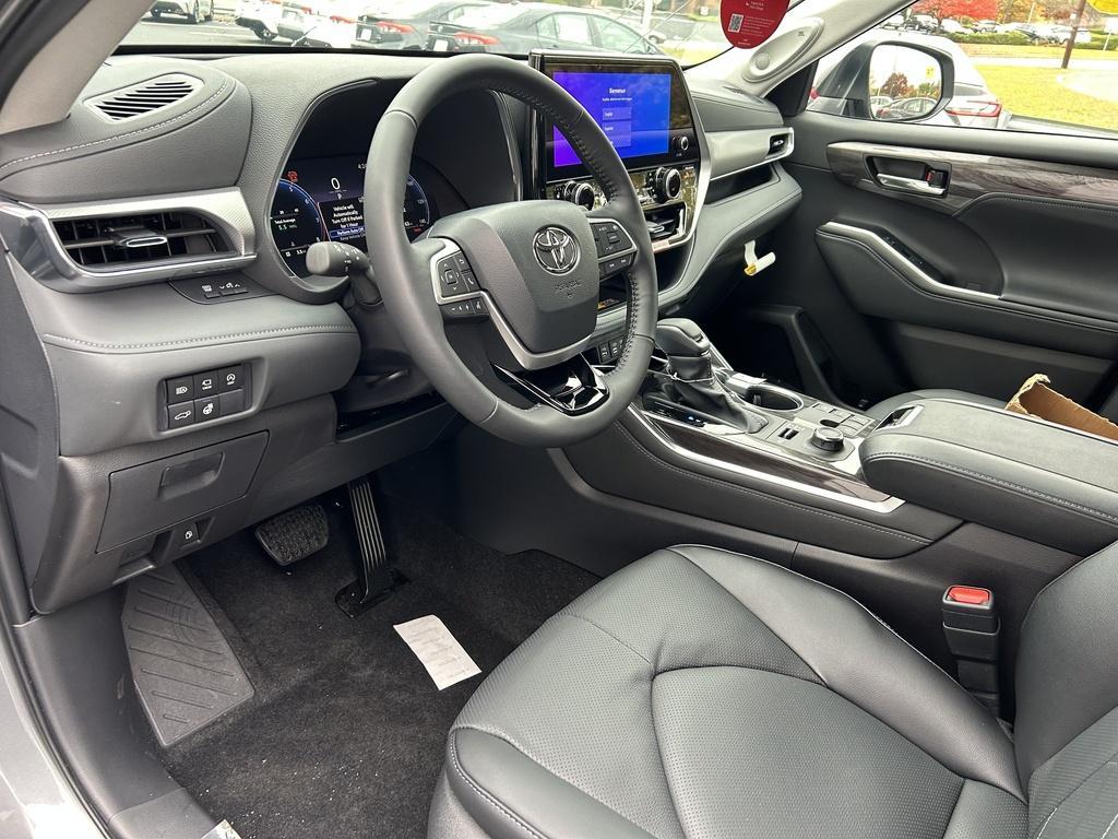 new 2026 Toyota Highlander car, priced at $57,561