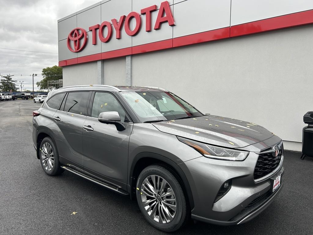 new 2026 Toyota Highlander car, priced at $57,561
