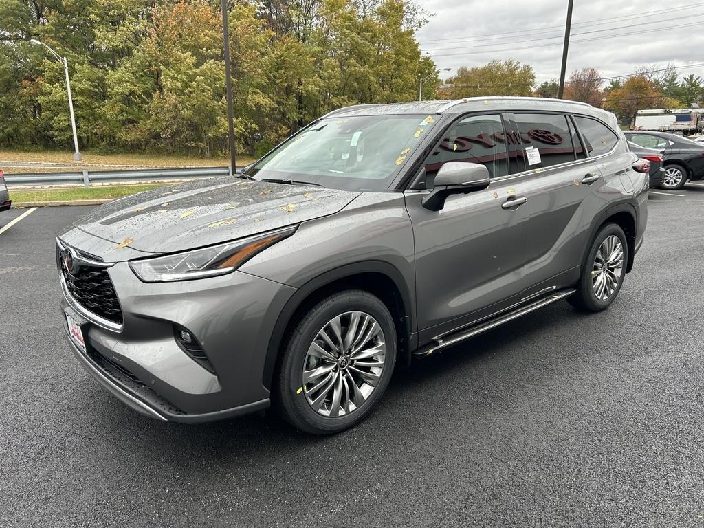 new 2026 Toyota Highlander car, priced at $57,561