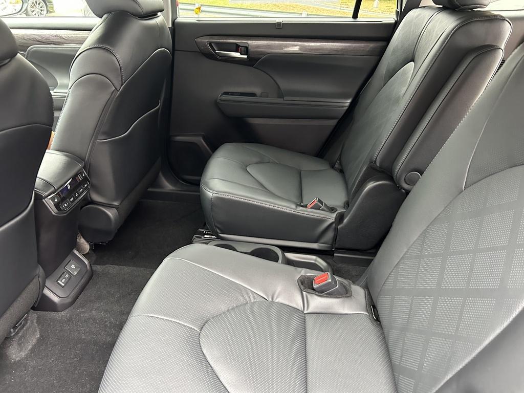 new 2026 Toyota Highlander car, priced at $57,561
