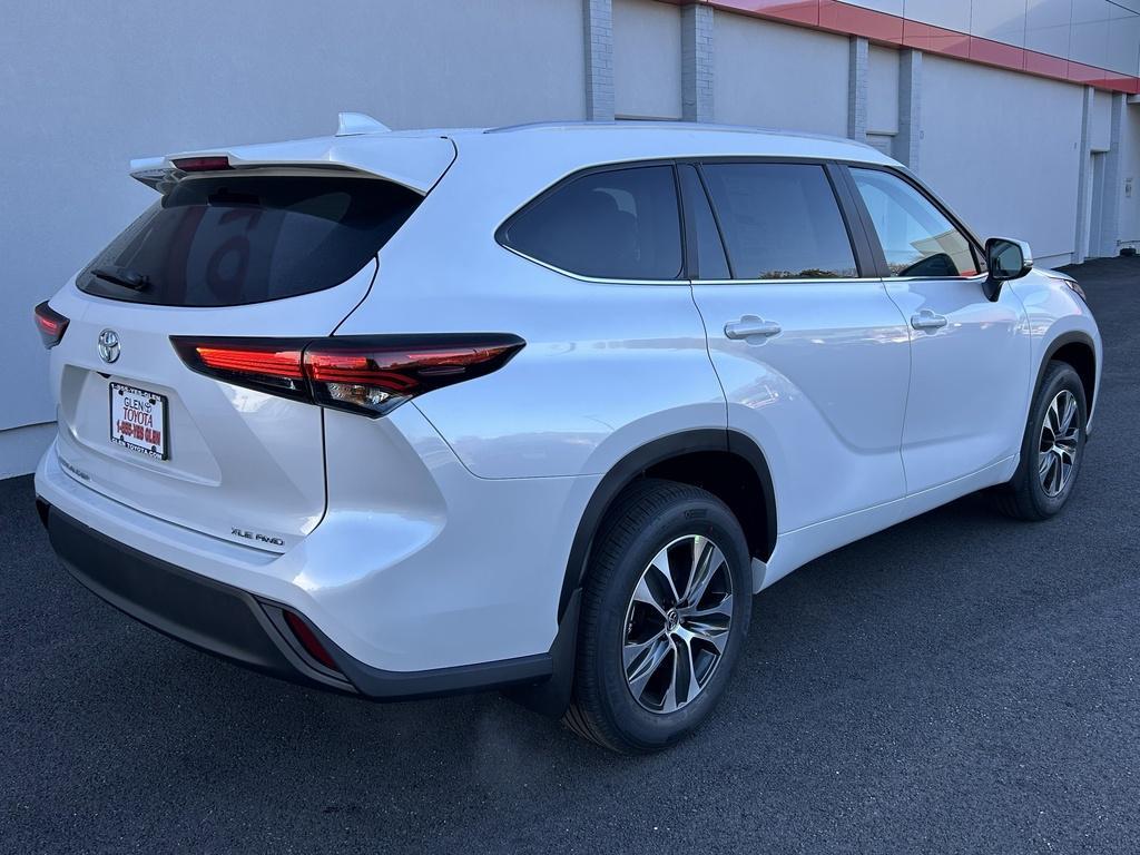 new 2025 Toyota Highlander car, priced at $46,853