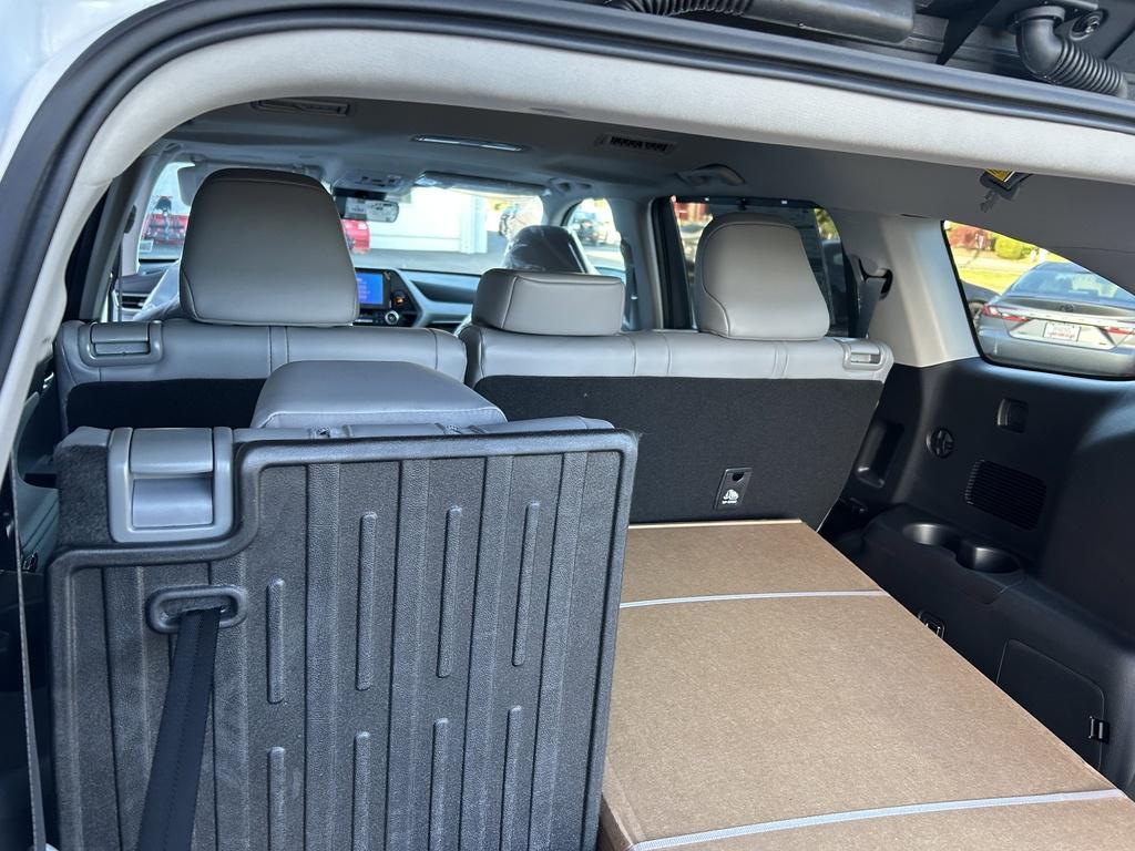new 2025 Toyota Highlander car, priced at $46,853