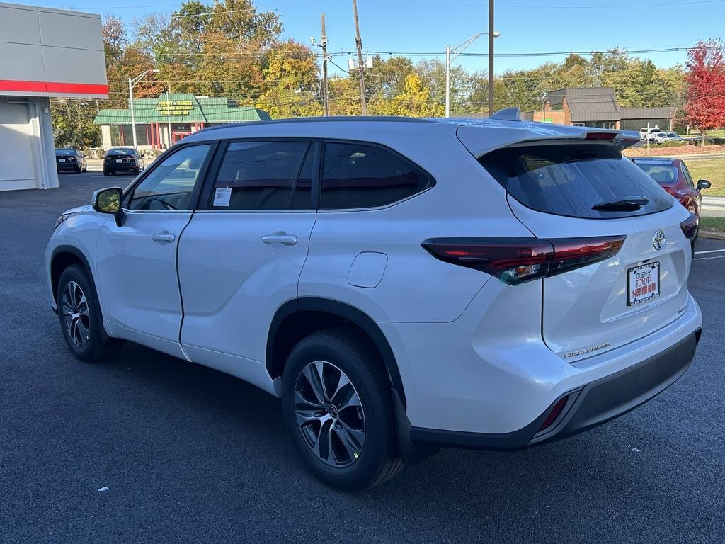 new 2025 Toyota Highlander car, priced at $46,853