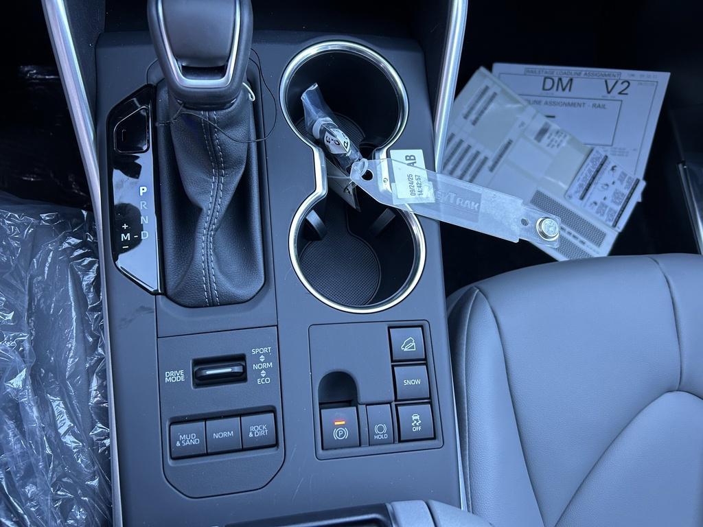 new 2025 Toyota Highlander car, priced at $46,853