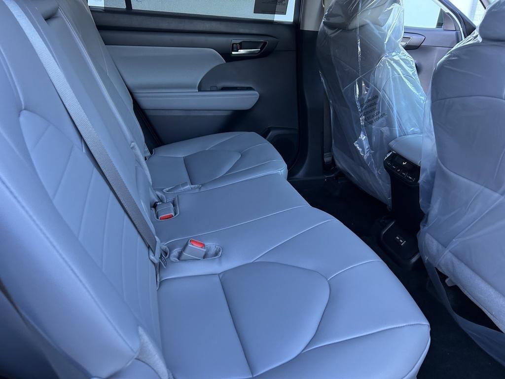 new 2025 Toyota Highlander car, priced at $46,853