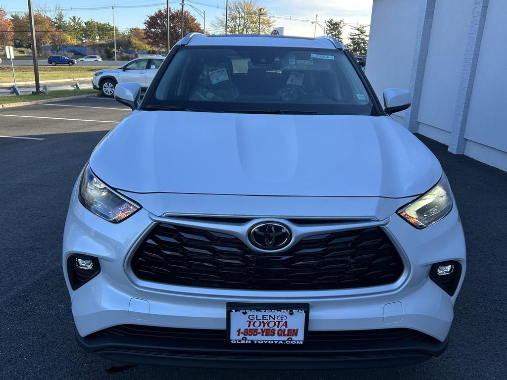 new 2025 Toyota Highlander car, priced at $46,853