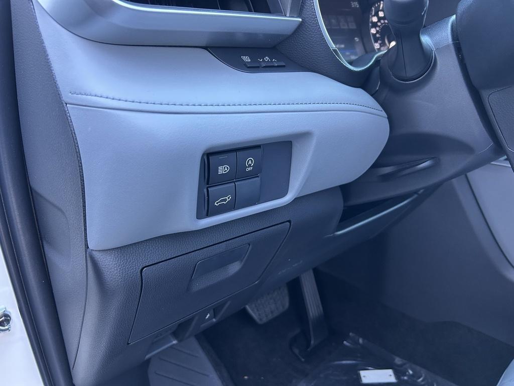 new 2025 Toyota Highlander car, priced at $46,853