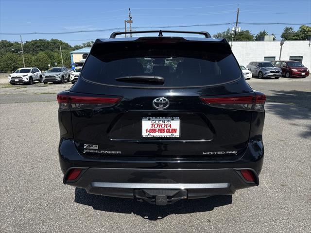 used 2022 Toyota Highlander car, priced at $40,867