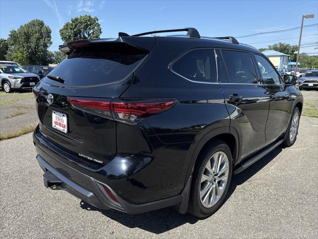 used 2022 Toyota Highlander car, priced at $40,867