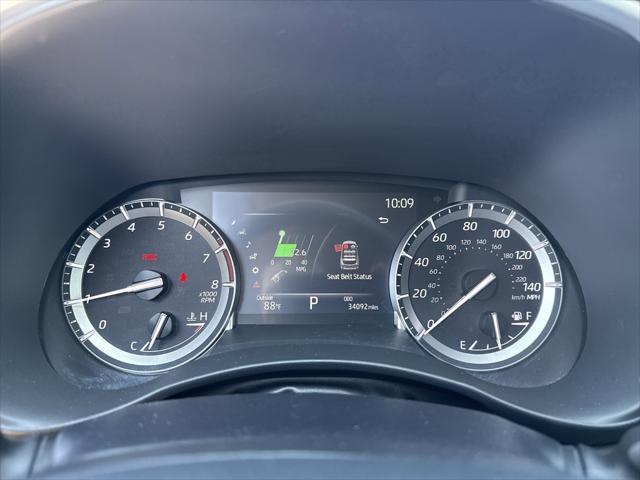 used 2022 Toyota Highlander car, priced at $40,867
