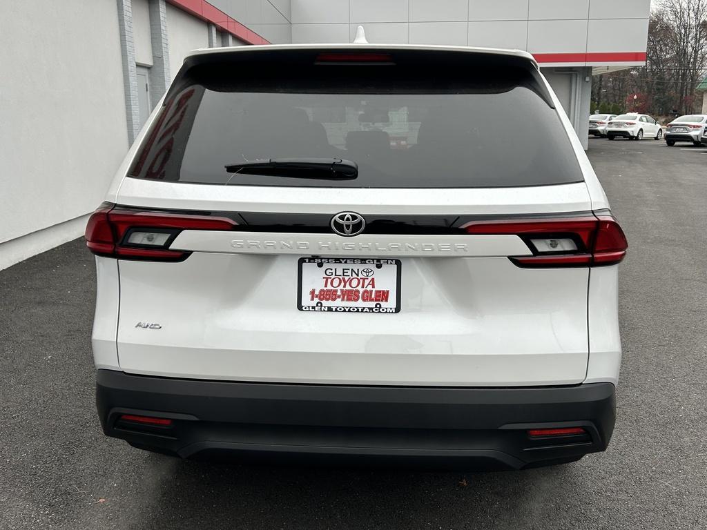 new 2026 Toyota Highlander car, priced at $45,693