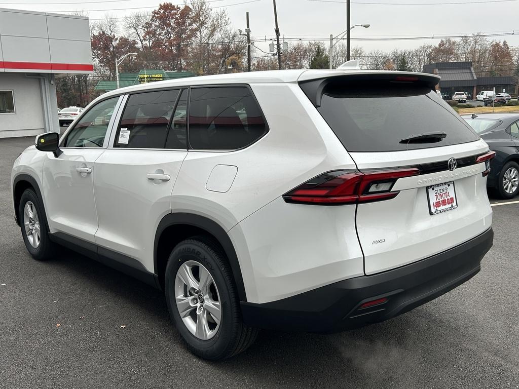 new 2026 Toyota Highlander car, priced at $45,693