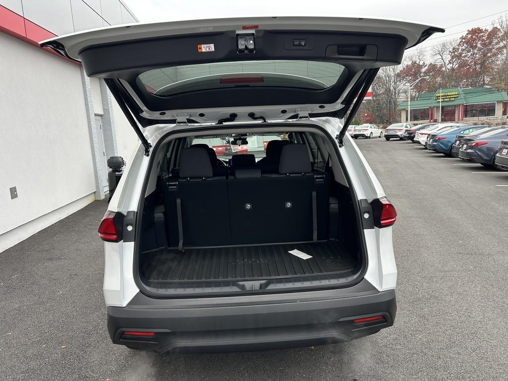 new 2026 Toyota Highlander car, priced at $45,693