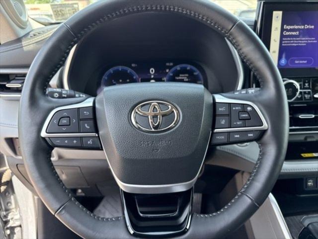 used 2023 Toyota Highlander car, priced at $42,951