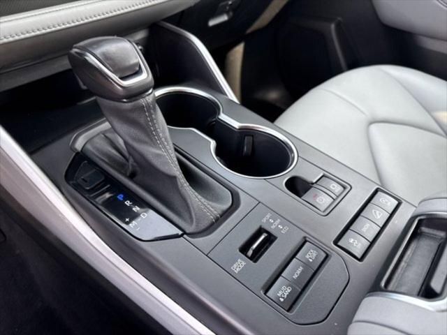 used 2022 Toyota Highlander car, priced at $33,331