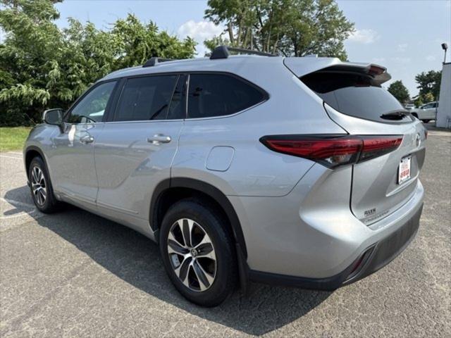 used 2022 Toyota Highlander car, priced at $33,331