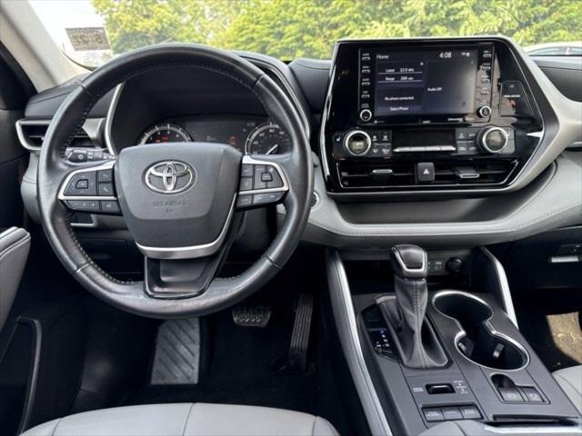 used 2022 Toyota Highlander car, priced at $33,331
