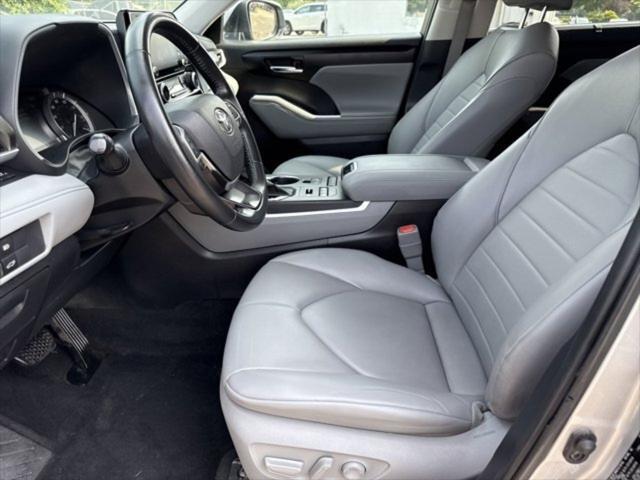 used 2022 Toyota Highlander car, priced at $33,331