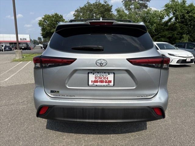 used 2022 Toyota Highlander car, priced at $33,331