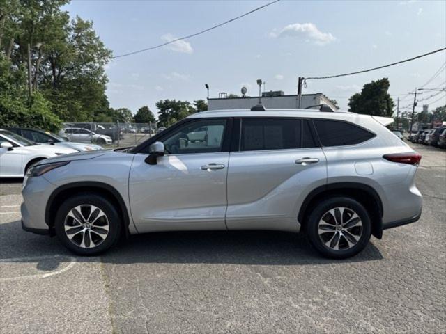 used 2022 Toyota Highlander car, priced at $33,331