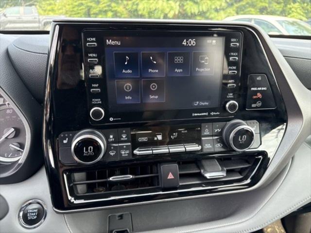used 2022 Toyota Highlander car, priced at $33,331